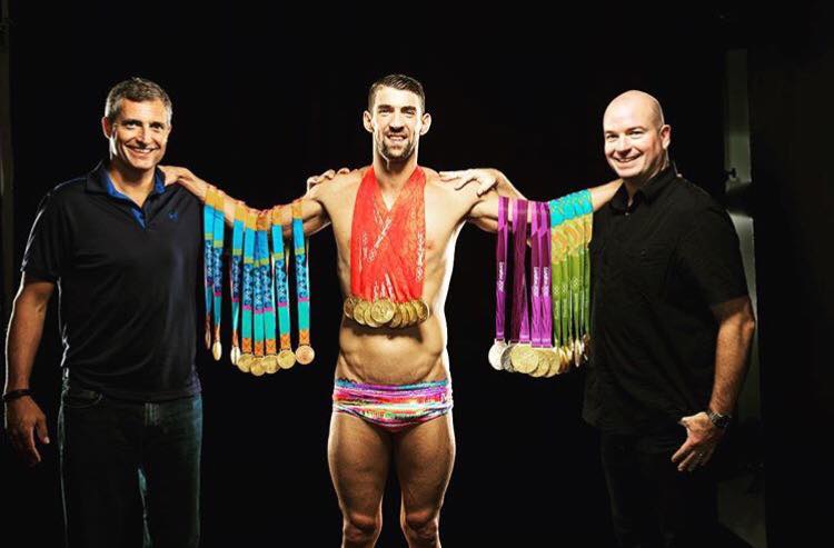 Phelps e suas diversas medalhas Foto: Divulgação Facebook