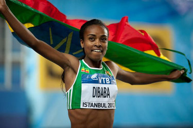 A etíope Tirunesh Dibaba não conseguiu conter o forte pace imposto por Priscah Jeptoo e acabou perdendo o ouro - Foto: Erik van Leeuwen/ Licença Creative Commons