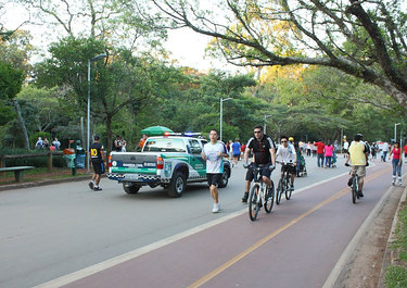 Há alguns anos carros e motos eram permitidos no Parque. Foto: arquivo Pessoal/ Eduardo Andreassi