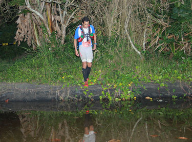 O ideal seria a implantação de mais postos de hidratação em provas de montanha. Foto: Alexandre Koda/ Divulgação