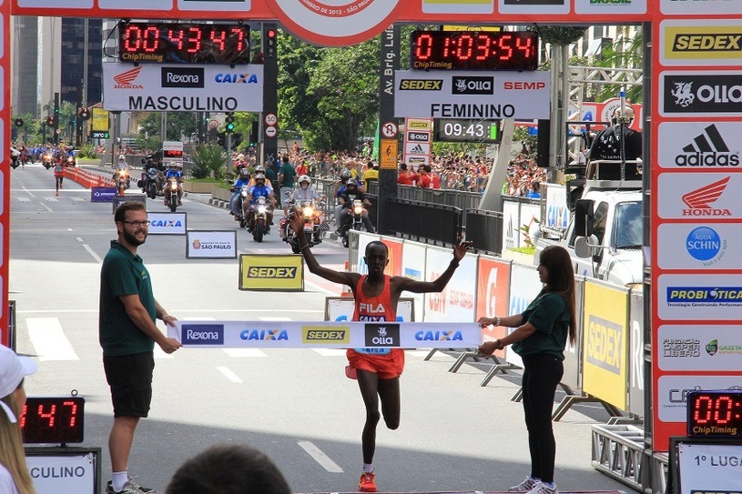 Impondo um ritmo forte de prova, Edwin Kipsang conseguiu o bicampeonato da São Silvestre - Foto: Ana Gandolfo/ Webrun.com.br