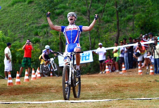 Avancini competiu por 10 meses em 2013. Para a atual temporada o ciclista planeja diminuir sua maratona de competições - Foto: Divulgação/ Caloi