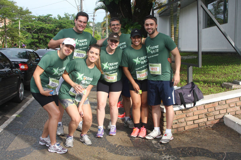  Mirela, Gabriel, Karen, Aline, Roberto, Carlos e Marina. Foto: Camila Pissolito/Webrun
