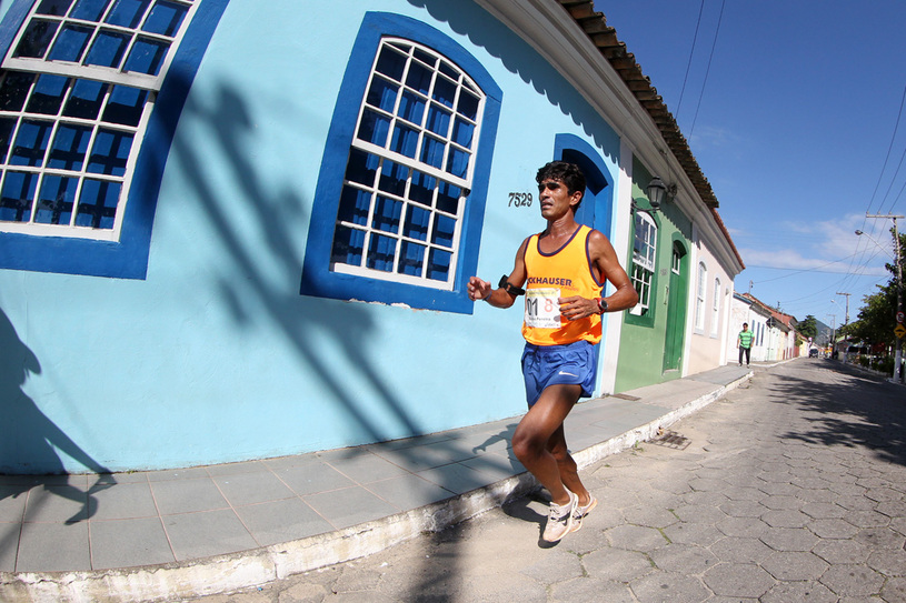 Em 2012, a Revista Viagens e Turismo premiou o Revezamento Volta à Ilha ASICS como a 5ª melhor corrida do mundo. Foto: Divulgação. 