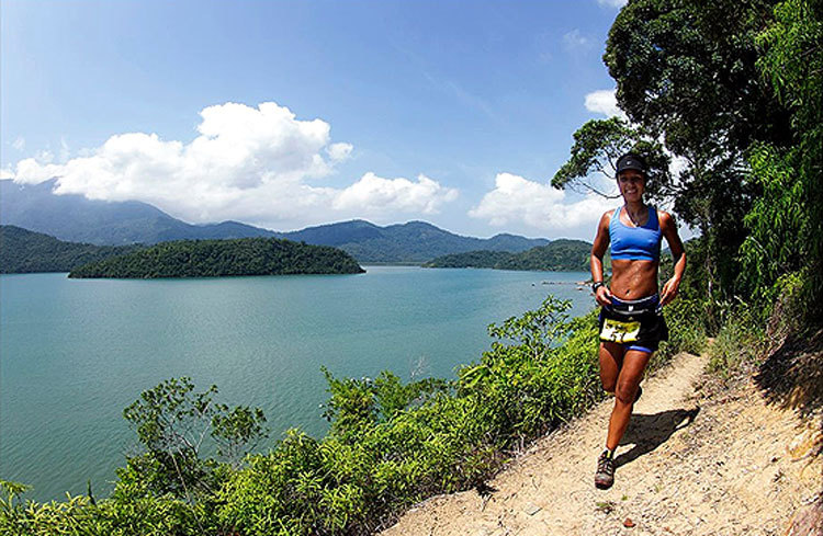 Prova passa por rota centenária e de rara beleza, com praias desertas, montes verdes de mata atlântica Foto: Alexandre Janotti/ Divulgação