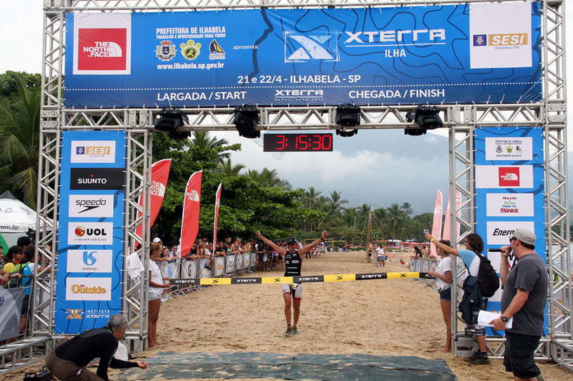 A triatleta Luzia Bello foi campeã na etapa de Ilhabela em 2012 Foto: Alexandre Koda/Webrun