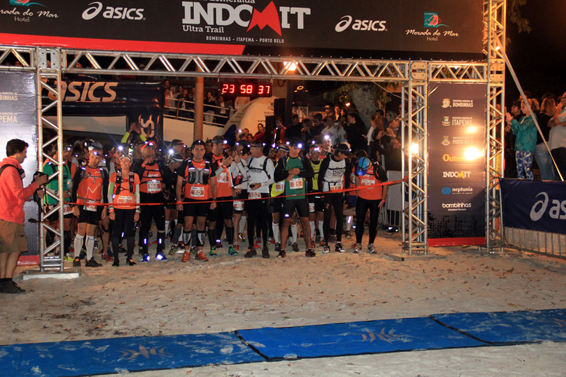 Cerca de 100 gueereiros tentaram domar os 100 km. Foto: Alexandre Koda