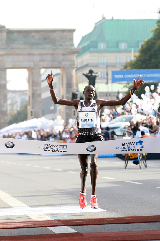 Aos 30 anos o queniano cravou seu nome na história do atletismo. Foto:  SCC EVENTS/PHOTORUN