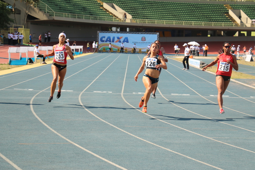 A terceira série teve como campeã a atleta Bruna Jessica de Oliveira Foto: Alexandre Koda/Webrun