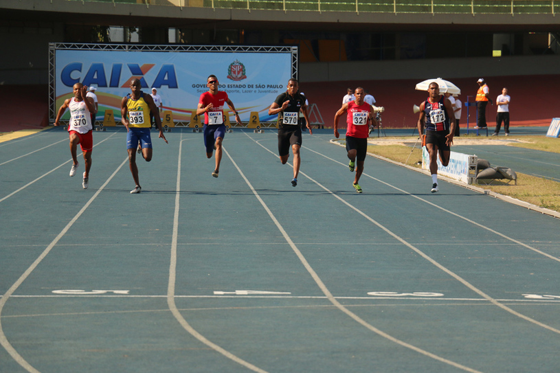 A final dos 100 metros masculino acontece hoje às 17h45 Foto: Alexandre Koda/Webrun