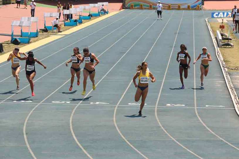Ana Claudia Lemos ganhou sua segunda medalha de ouro no Troféu Brasil Foto: Alexandre Koda/Webrun