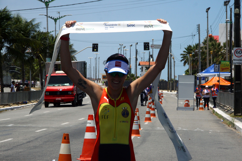 Carol foi a primeira colocada da etapa e se tornou a campea do circuito 2014 Foto: Christina Volpe/Webrun