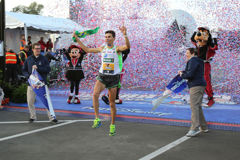 Fredison Costa é tetracampeão da prova. Foto: Divulgação Blog Disney World Marathon