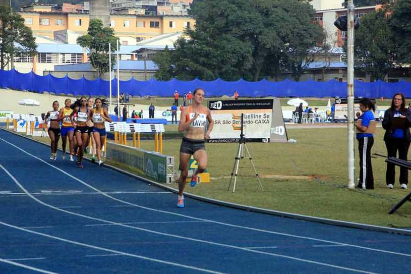 Flavia abriu uma grande distância das demais atletas Foto: Christina Volpe/Webrun