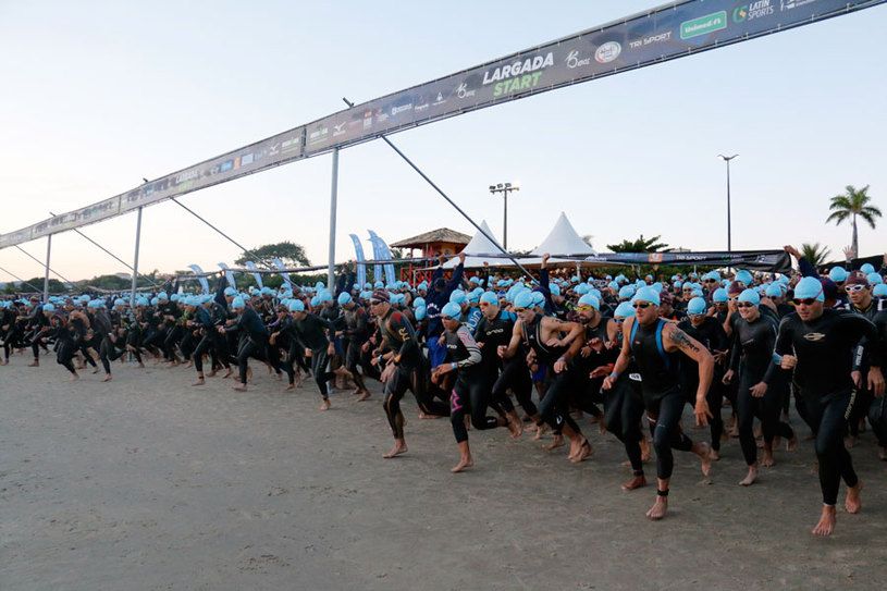 Sinal dado, era a hora de se tornar um Ironman Foto: Alexandre Koda/Webrun