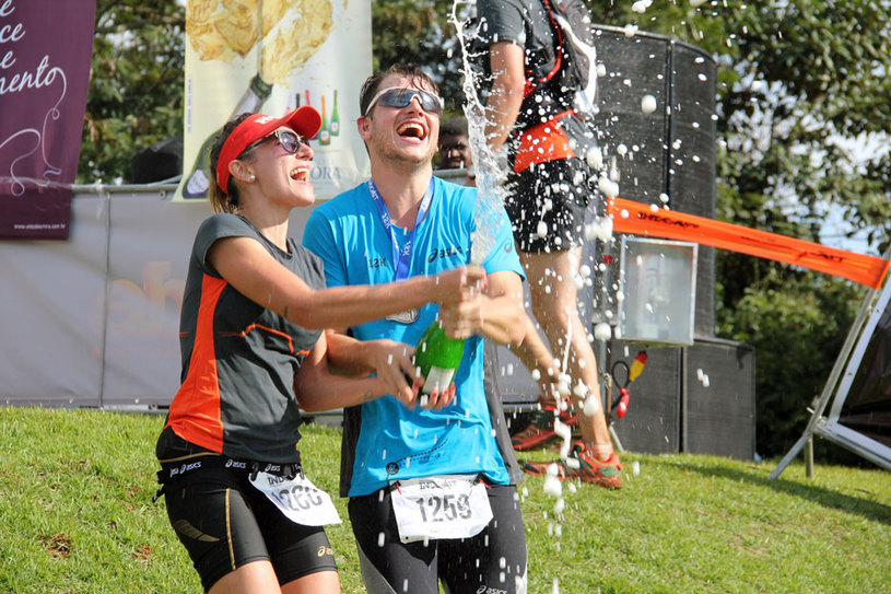Lágrimas e sorrisos se misturaram na chegada da corrida. Foto: Isabela Rios