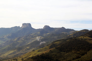A Pedra do Baú é o principal cartão postal da região. Foto: Isabela Rios