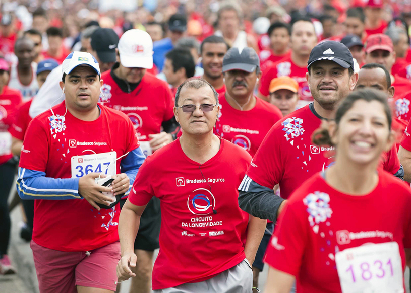 Os participantes poderão escolher entre os seis quilômetros de corrida ou três de caminhada Foto: Divulgação Bradesco