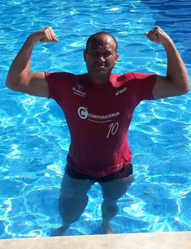 Um pulo na piscina mudou a história de José Carlos, mas sua força de vontade foi maior e não o fez parar Foto: Arquivo pessoal