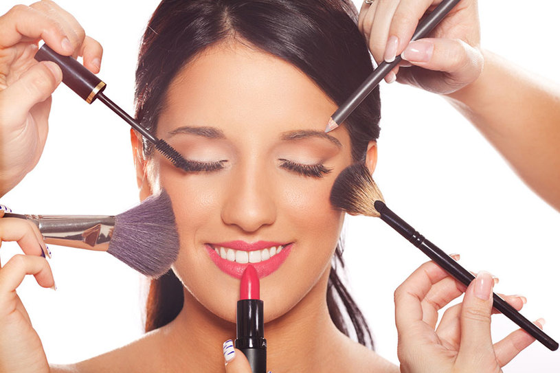 O cuidado com o rosto é fundamental. Foto: johoo/Fotolia
