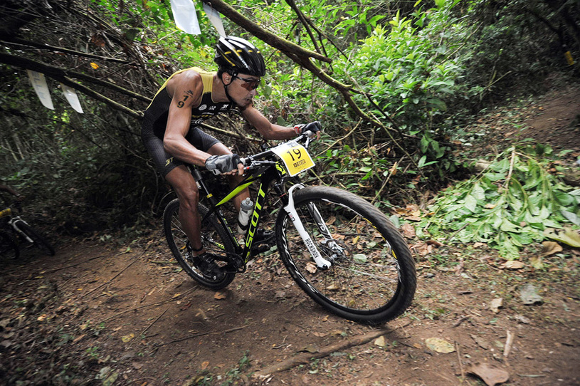 O representante de Itapira se dá melhor na bike. Foto: Alexandre Moreira/ Fotop/ Webrun