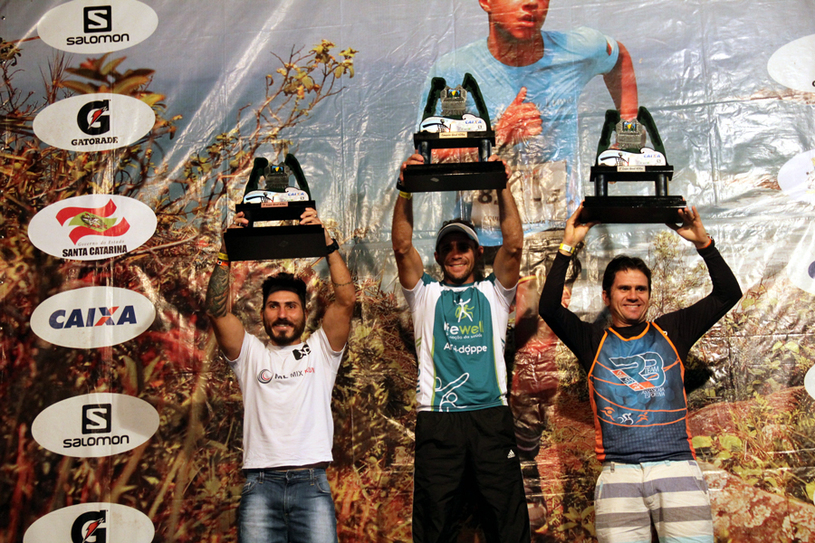 Pódio masculino dos 42 quilômetros. Hamilton se tornou bicampeão da prova Foto: Christina Volpe/Webrun