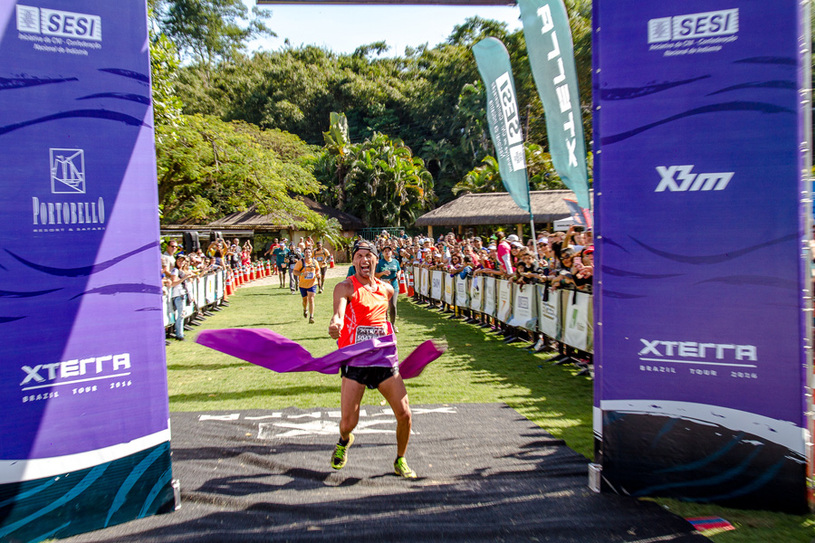 Iaza venceu seu décimo Xterra. Foto: Bruno Meneghitti/ divulgação