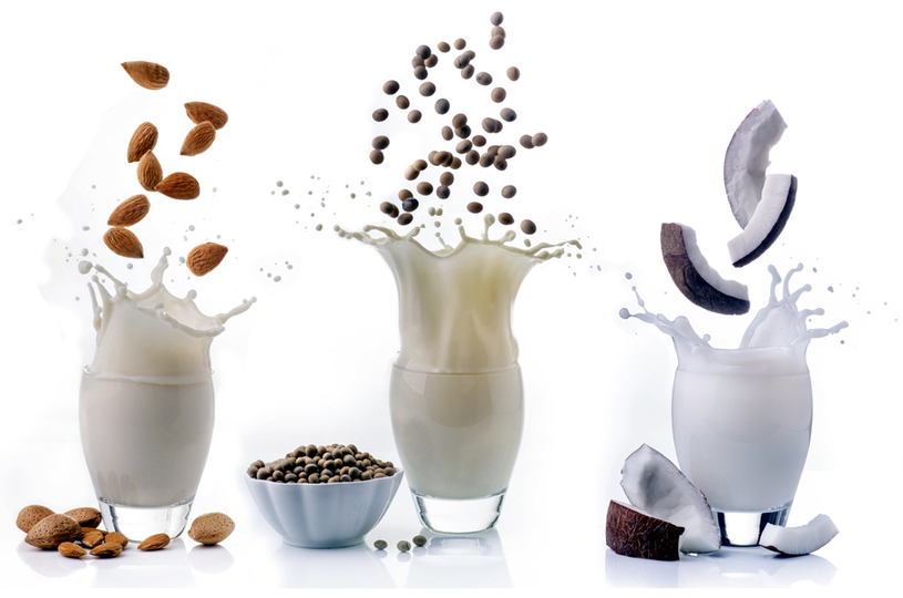A substituição por leites vegetais como soja, amêndoa, arroz ou aveia, de preferência enriquecidos em cálcio é importante Foto: Luigi Giordano/Fotolia
