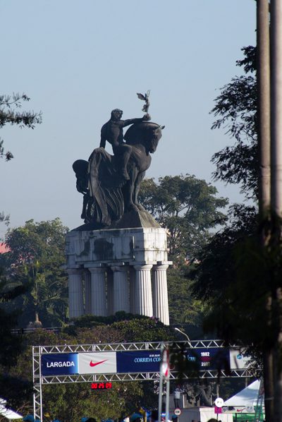 Mais uma vez a arena será montada na Praça do Cavalo (foto: Harry Thomas Jr./ www.webrun.com.br)