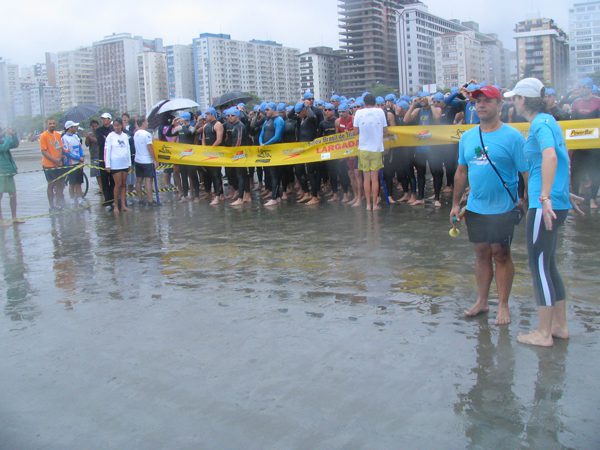 A chuva não deu trégua em nenhum momento (foto: Alexandre Koda/ www.webrun.com.br)