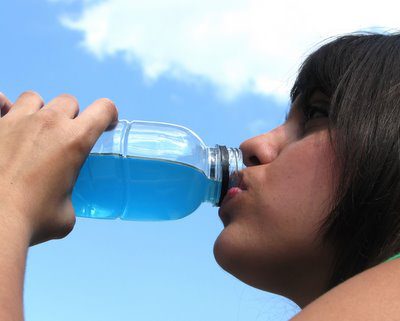 Quanto mais líquido for ingerido menos retenção (foto: Divulgação/ Stock xchu)