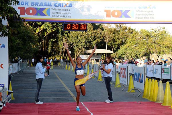 Nonata melhoru em 21 segundos o tempo em relação a 2009 (foto: Sérgio Shibuya/ MBraga Comunicação)
