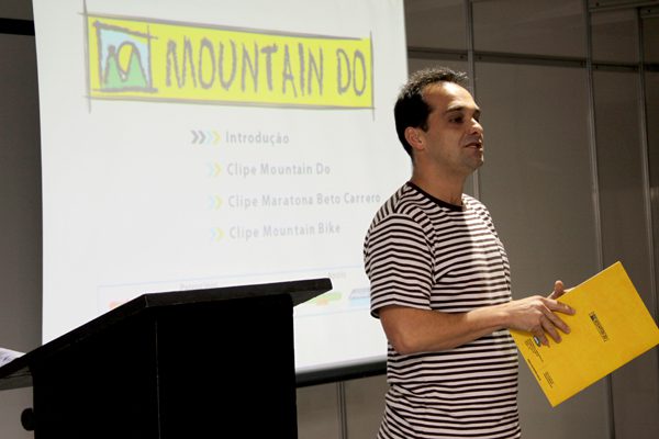 Kiko avalia pessoalmente os percursos da prova (foto: Alexandre Koda/ www.webrun.com.br)