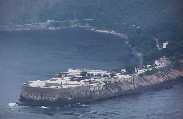 O Forte Santa Cruz é um dos prédios históricos da cidade (foto: Fulviusbsas)