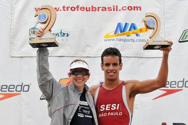 Carla Moreno e Raphael Menezes ganham com o tempo de 2h04 e 1h48  respectivamente (foto: João Pires/Jump)