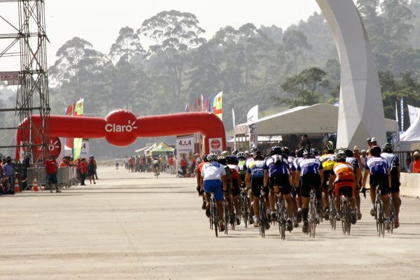 A Claro 100k reúne várias tribos do ciclismo (foto: Alexandre Koda/ www.webrun.com.br)