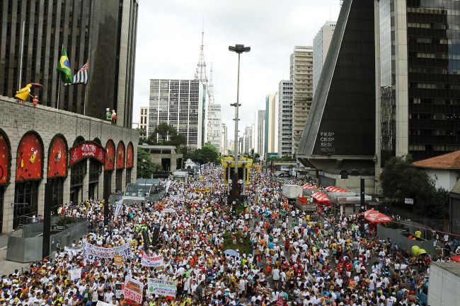 A corrida atrai milhares de participantes no último dia do ano (foto: Sérgio Shibuya/ ZDL)