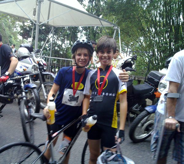 Bernardo Figuereido 12 anos junto do amigo Antonio Marinho (foto: Patrícia Serra/www.webrun.com.br)