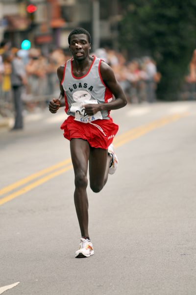 Emmanuel Kipkemei não deu chance aos brasileiros (foto: Luiz Jampolsky/ www.webrun.com.br)