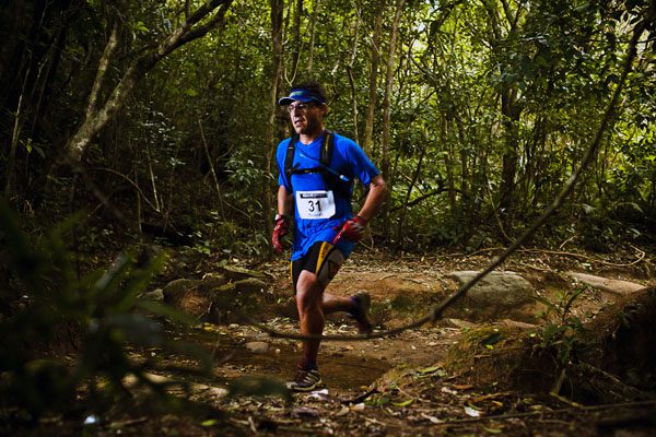 Trajeto do X-Run 60 km passa por praias e trilhas (foto: Denny Sach/Divulgação)