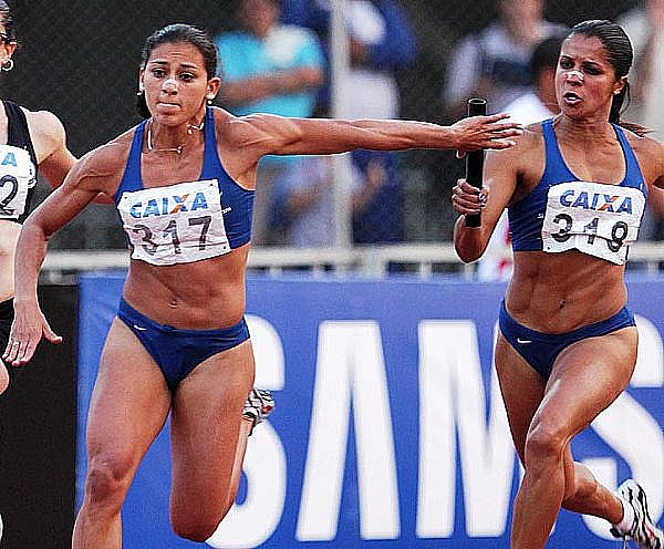 As meninas sofreram com o vento contra (foto: Wagner Carmo/CBAt)