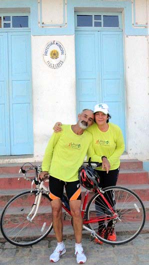 Carlos com sua mulher Maria de Fátima Duarte no primeiro dia (foto: Arquivo pessoal)