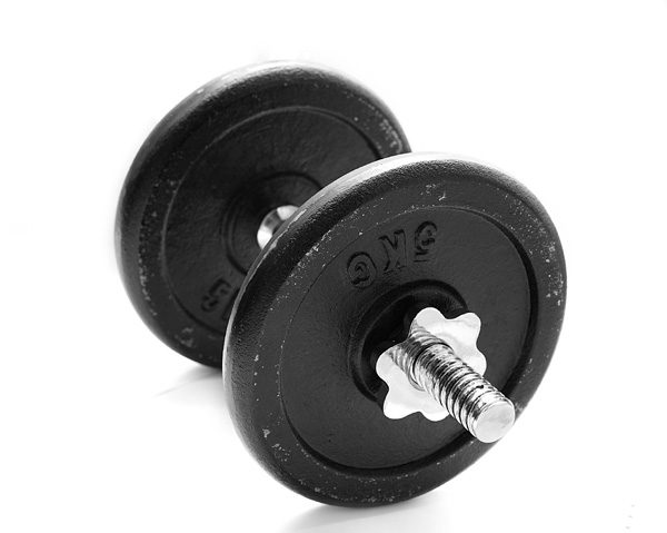 O reforço com musculação serve para potencializar os benefícios de outras atividades físicas (foto: Pawel Kryj/Stock.Xchng)