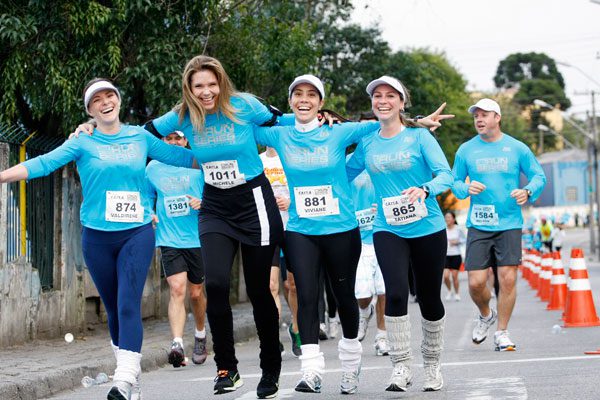 Enquanto a elite brigava pelos primeiros lugares os amadores faziam a festa (foto: Carlos Poly/ www.webrun.com.br)