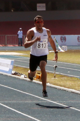 Bruno Lins quebrou o recorde do Troféu Brasil nos 200 m masculino (foto: Caio Martins/ www.webrun.com.br)