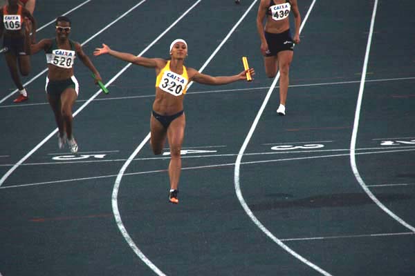 Ana Claudia Lemos irá correr nos 100 nos 200 e no 4x100 metros (foto: Mariana Araujo/www.webrun.com.br)