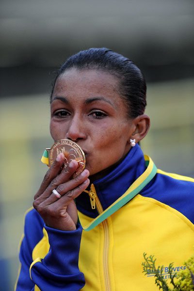 Simone agora se recupera para buscar uma medalha no Pan (foto: Luiz Prado/LUZ)