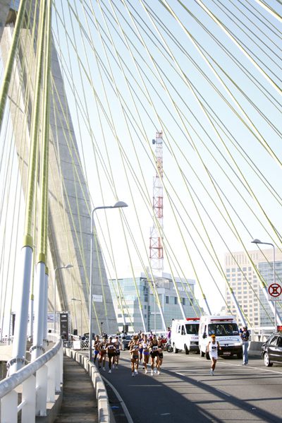 A Meia Maratona das Pontes tem limite de cinco mil inscritos (foto: Alexandre Koda/www.webrun.com.br)