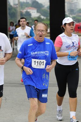 Walter Sommerfeld corre há 70 anos (foto: Fausto Ferrarias/ www.webrun.com.br)