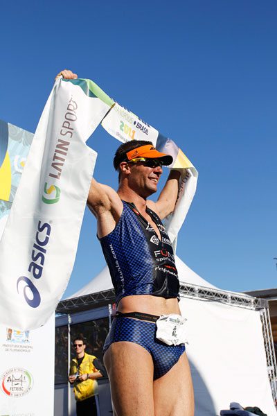 Sturla se tornou tetracampeão do Ironman Brasil este ano (foto: André Chaco/ www.webrun.com.br)
